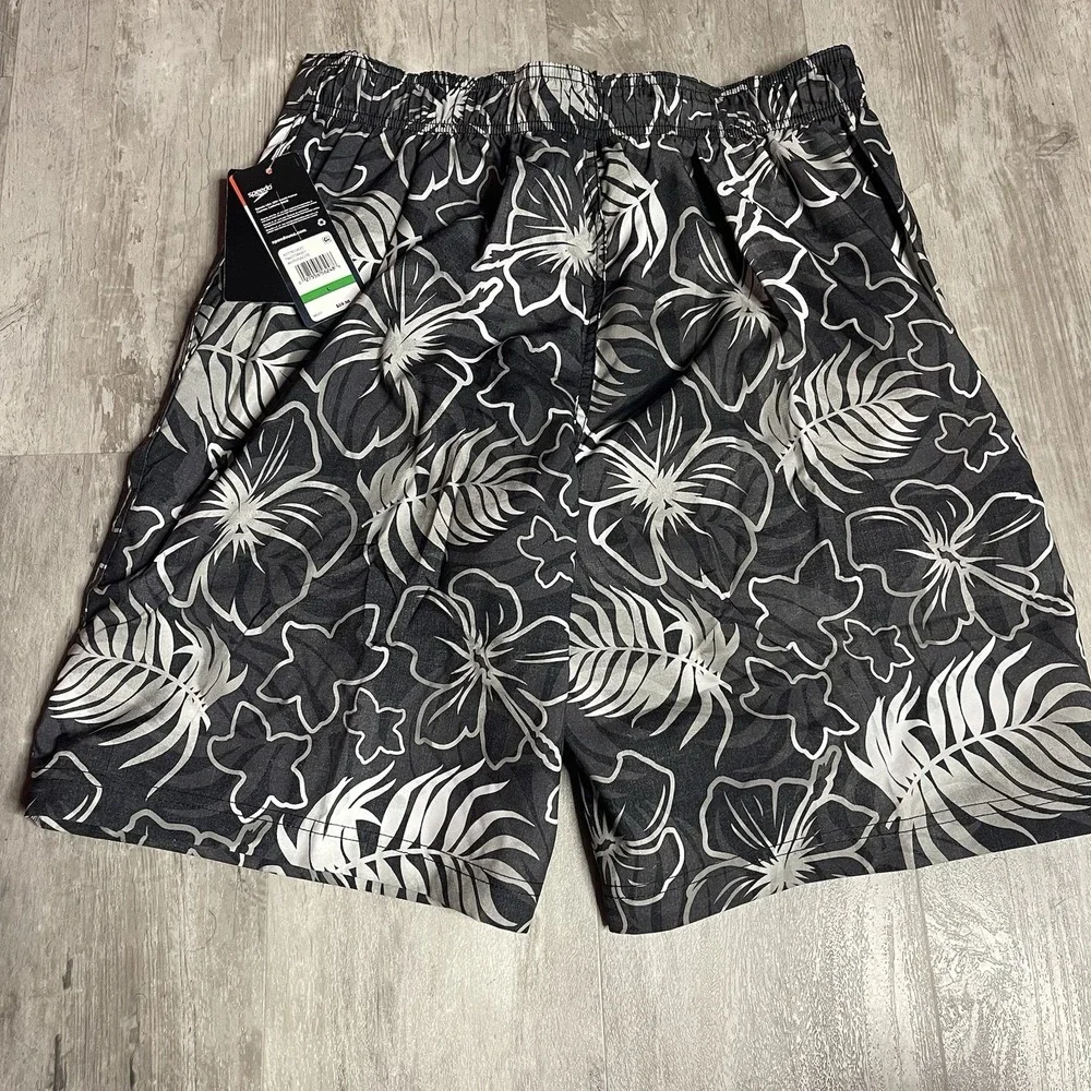Speedo Swim trunks Size Large 4-Way Comfort Stretch UPF 50+ Z-352‎